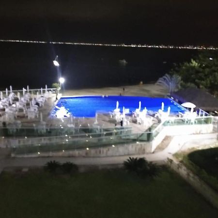 Apartamento Pe Na Areia Frente Para O Mar E Piscina Na Prainha Caraguatatuba Buitenkant foto